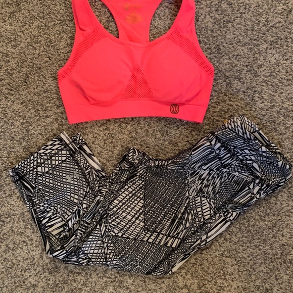 Pants - Crop yoga leggings